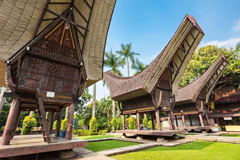 Jakarta: Taman Mini Indonesia Cultural Park Entry Ticket - Indonesian food inside the park