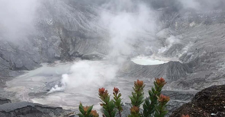 Jakarta: Volcano, Tea/Rice Fields, Hot Spring, Local Food - Sari Ater Hot Springs in Ciater