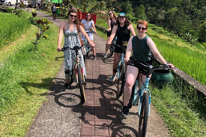 Jatiluwih E-bikes Tour Cycling Group - What the guide adds to the ride