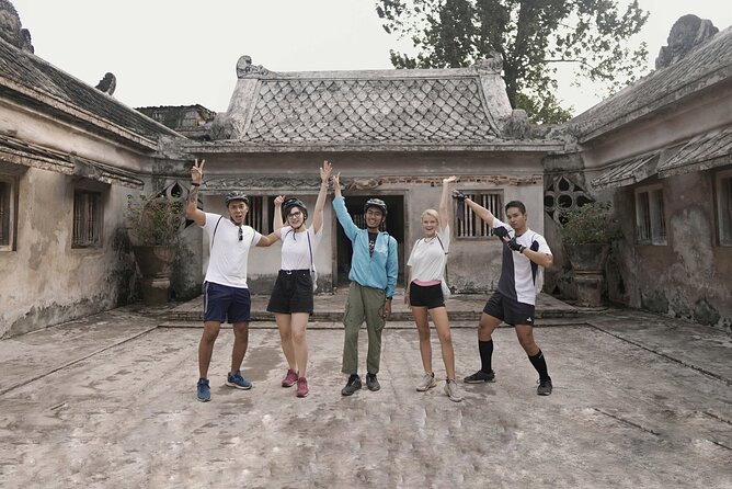Jogja Hidden Gems - Cycling Tour - A Chinese Temple and Yogyakarta’s Cultural Mix