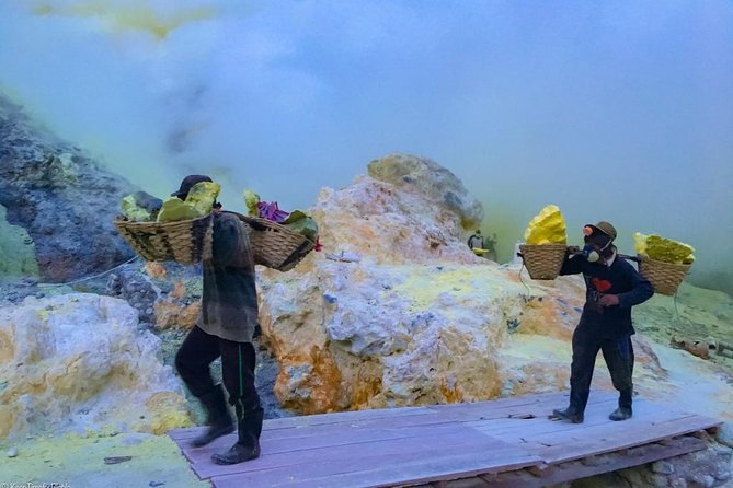 Kawah Ijen Midnight Tour (1 Day) - Reaching Kawah Ijen in the dark