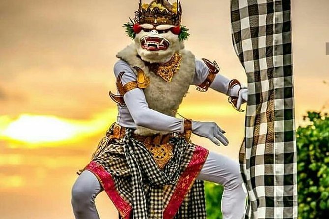 Kecak fire dance and uluwatu temple tour - free wifi - Jimbaran Beach: dinner after the performance