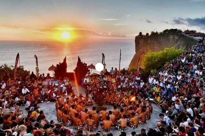 Kecak fire dance in Uluwatu - A private ride with Juli Bali Tour