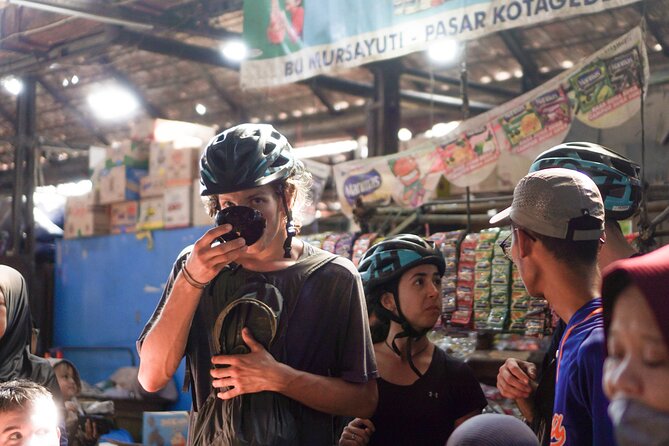 Kotagede Royal Route - Cycling Tour - Visiting the Mataram royal tombs