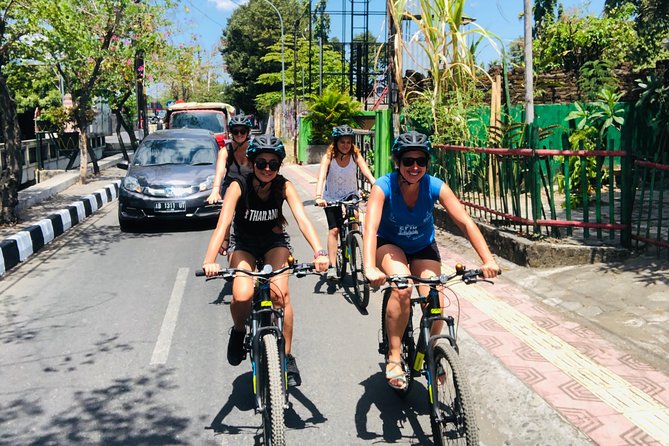 Kotagede Royal Route - Cycling Tour - What the guide adds to the experience