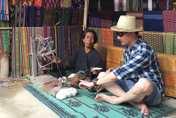 Kuta Tour (South Of Lombok Beutiful Tour) - Sukarare weaving village: look beyond the finished cloth