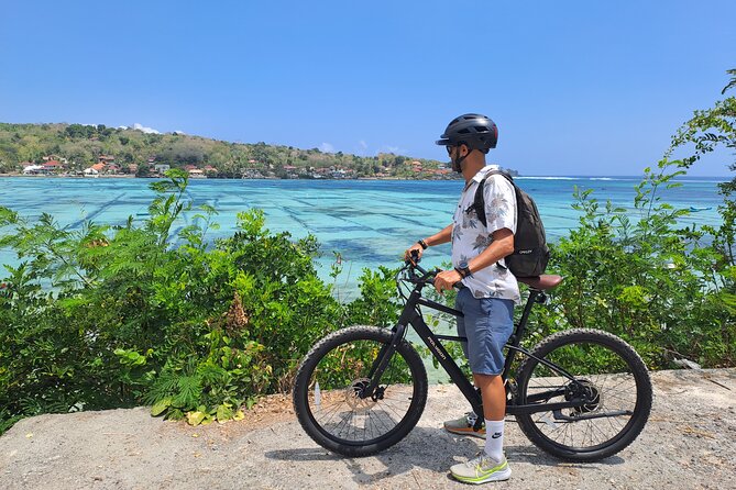 Lembongan Electric Bike tour - The mangroves by traditional local boat