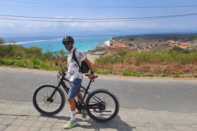Lembongan Electric Bike tour - Gala-Gala Underground House, a brief local-history stop