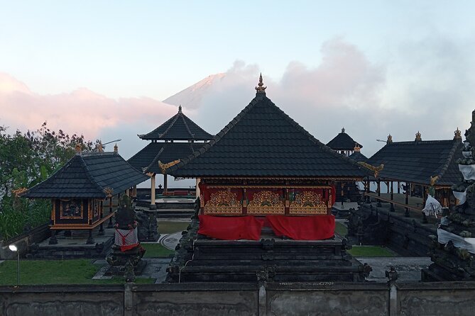 Lempuyang Temple Gate Heaven Tirta Gangga Private Guided Tour - Tirta Gangga’s royal ponds and gardens