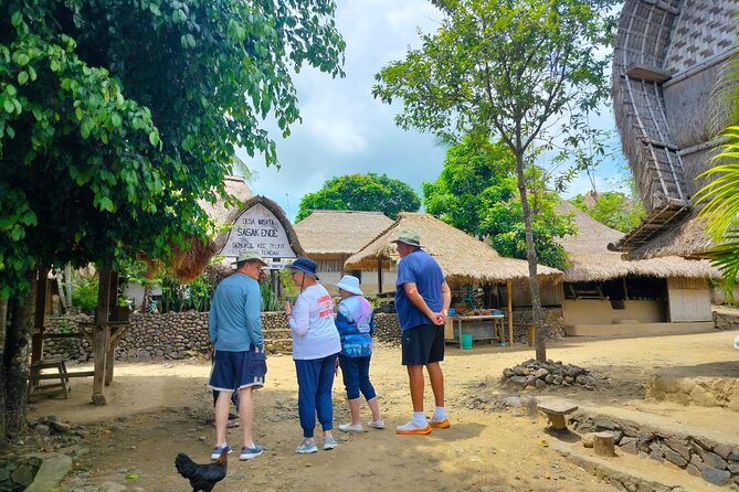 Lombok Tour For Cruise Passangers - Sasak houses at Ende or Sade Village