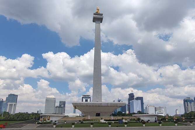 Look at Jakarta Local Experience Tour With Boating - Istiqlal Mosque and Jakarta Cathedral