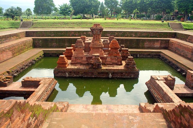 Majapahit Heritage Archaelogy tour via surabaya - Key points before you book