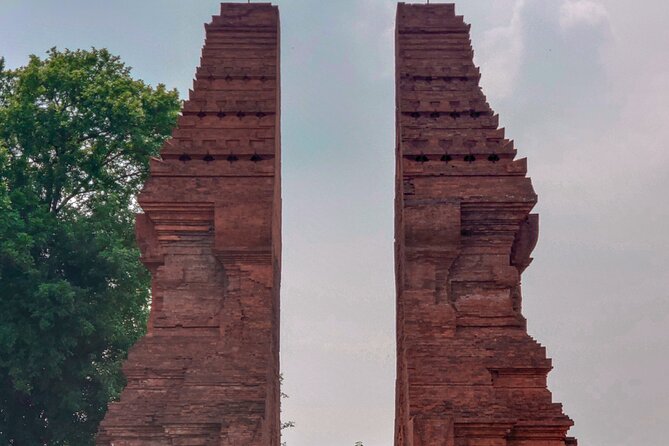 Majapahit Heritage Archaelogy tour via surabaya - Brahu and Gentong, a Buddhist note in a Hindu kingdom