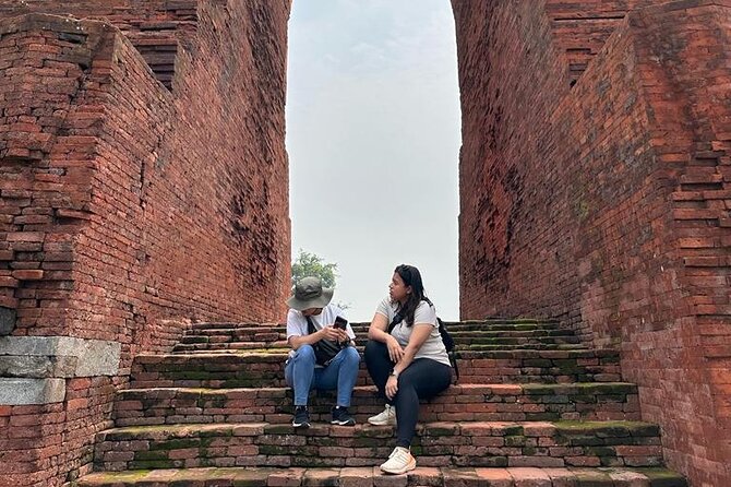 Majapahit Heritage Archaelogy tour via surabaya - Traditional lunch and East Javanese scenery