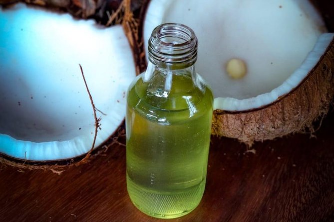 Make Traditional Bali Coconut Oil with a Balinese Family - A warm welcome with Balinese tea and cookies
