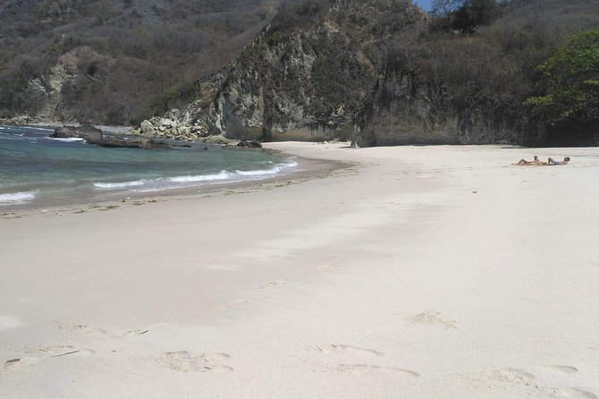 Maumere to Labuan Bajo Flores Overland Tour 7 Days Car Trip - Day 3: Riung 17 Islands by boat