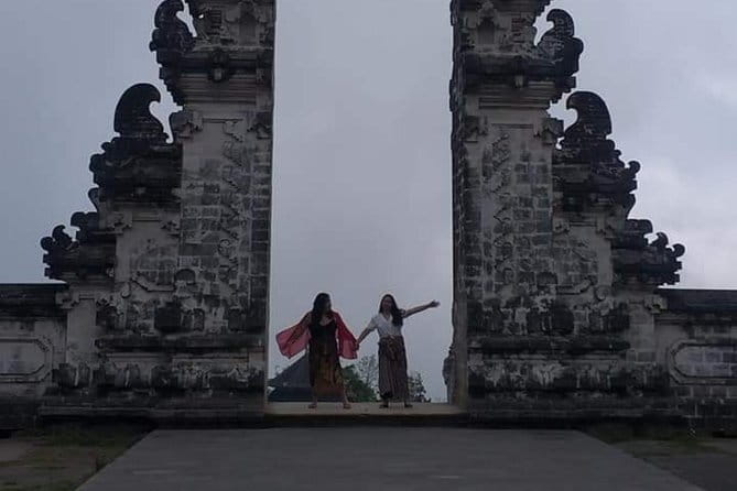 Melukat Ceremony and Temple Tour at Gunung Kawi Sebatu Temple - The guides make the difference