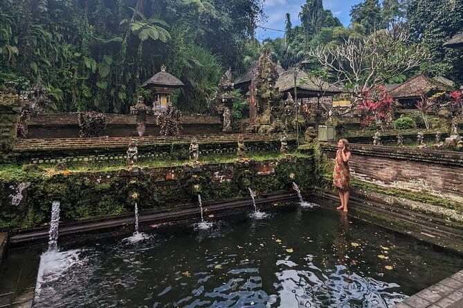 Melukat Ceremony and Temple Tour at Gunung Kawi Sebatu Temple - The temple tour before the ritual
