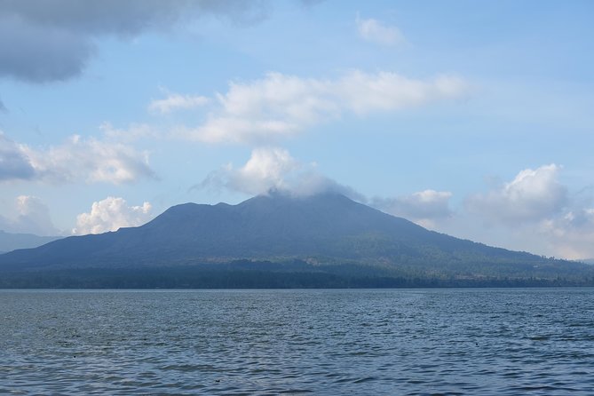 Mount Batur Sunrise Trekking Private All Inclusive - Summit breakfast with Lake Batur below