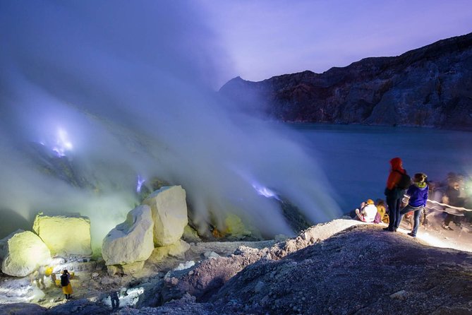 Mount Bromo & Ijen & Madakaripura Waterfall Tour (3D2N) - Mount Ijen and the blue fire trek