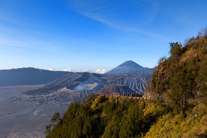 Mount Bromo Sunrise – Exclusive Guided Tour (All-Inclusive) - Breakfast with a view at Bromo Hillside