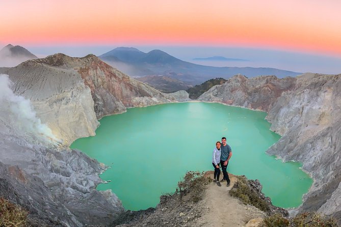 Mount Ijen Bromo Tour from Ubud Bali (3 days 2 nights) - Day 2: Ijen Crater before sunrise