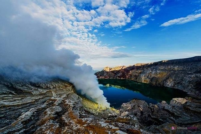 Mount Ijen Crater Tour From Ubud Bali - Reaching the crater in the dark