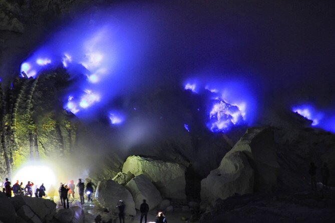 Mount Ijen Volcanic Crater Overnight Trip from Bali - Ulun Danu Bratan, a graceful first stop