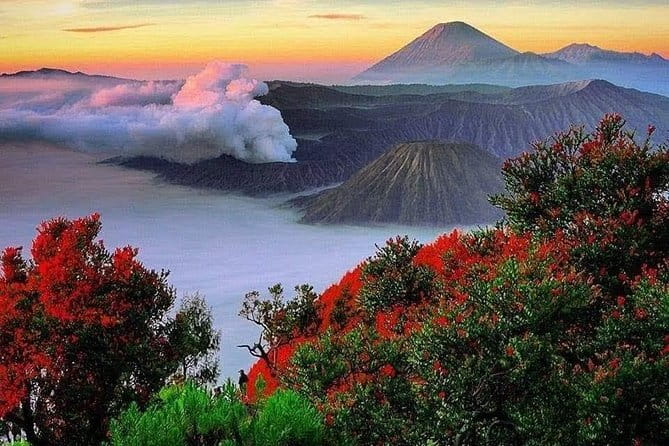 Munduk Twin Lake Jungle Hike, Ulun Danu Temple, & Waterfall - Who Will Enjoy This Most?