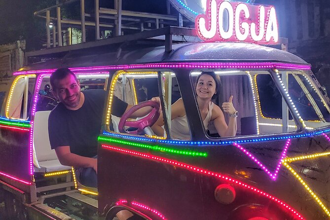 Night Walking Tour-Malioboro street food with guide at Yogyakarta - Jalan Wijilan and a proper bowl of gudeg