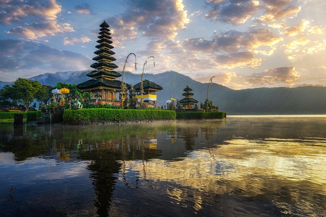 North Bali: Sekumpul Waterfalls and Ulun Danu Temple Tour - The early pickup and long road north