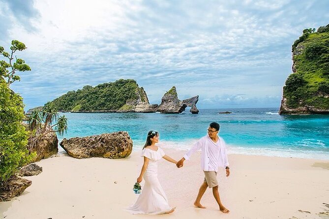 Nusa Penida Instagram Tour. West & East. All-inclusive - The boat crossing and the first hours