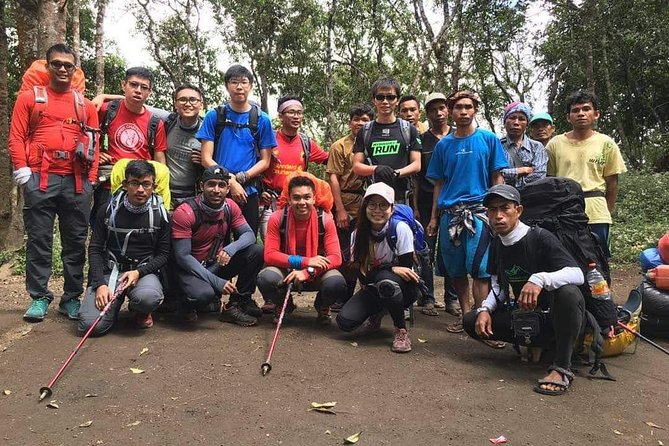 Popular Rinjani Trekking Tour Service To Summit For 2 Days Via Sembalun Trail - Guides, porters, and communication