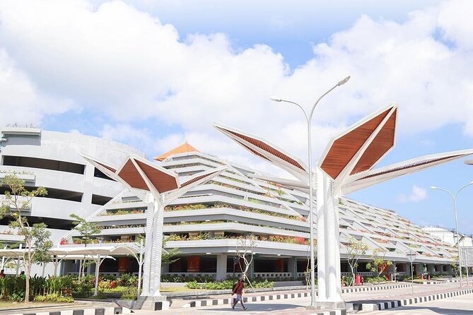 Private Bali Airport Arrival Transfer: Airport to Hotel (Arrival) - The drivers are part of the welcome