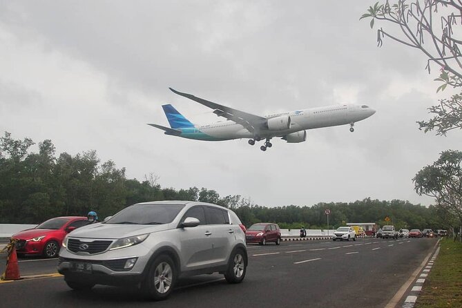 Private Bali Airport Arrival Transfer: Airport to Hotel (Arrival) - A patient welcome after immigration delays