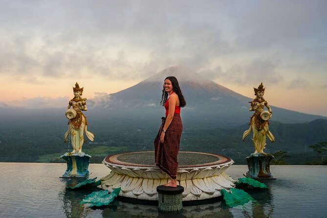 Private Bali Instagram Gate of Heaven Temple Tour and Breakfast - Asah Hill and the picnic-style photo stop