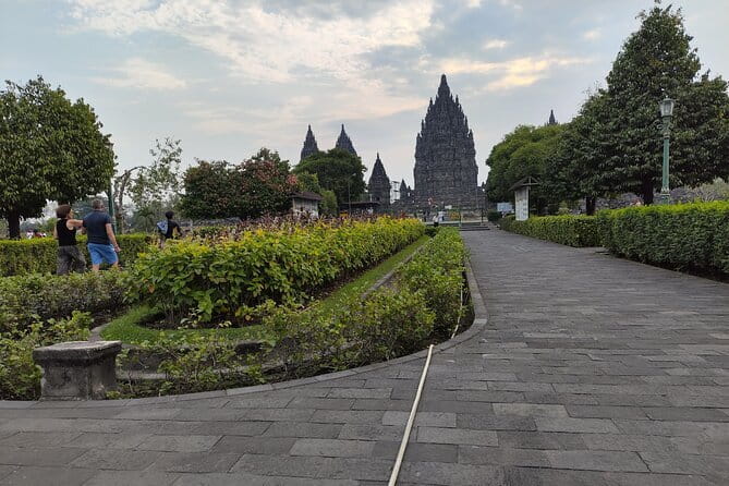 Private Borobudur Heritage Tour – Merapi Jeep & Prambanan Temple - What this Yogyakarta day actually offers