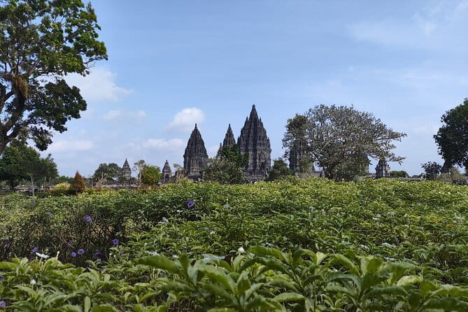 Private Borobudur Heritage Tour – Merapi Jeep & Prambanan Temple - The guides: Joko and Surya make the difference