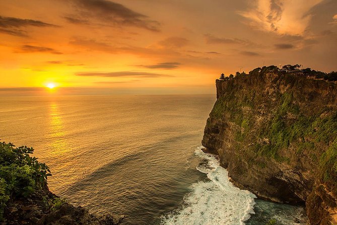 Private Car Charter - Explore Best of Bali - Ubud’s center works best as a walking section