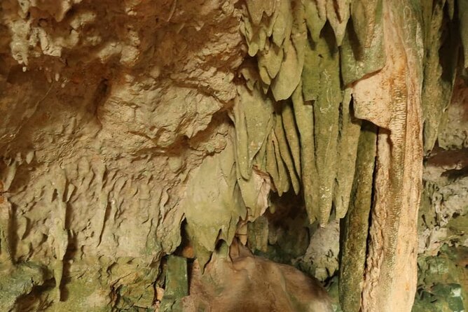 Private Day Tour Rangko Cave -Batu Cermin Cave - Why the private format matters