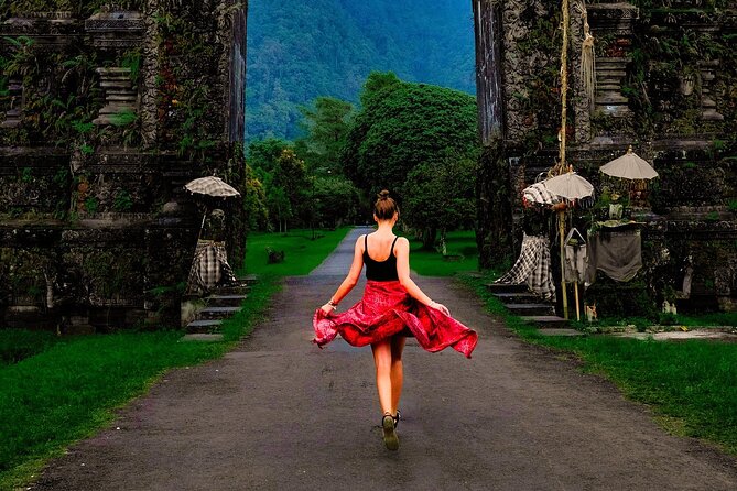 Private Full-Day Handara, Ulun Danu, Jatiluwih and Tanah Lot Tour - Tanah Lot at Sunset