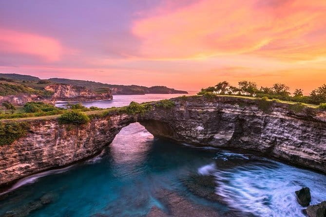 Private Full - Day Nusa Penida Island Tour - Thousand Islands viewpoint and the famous tree house