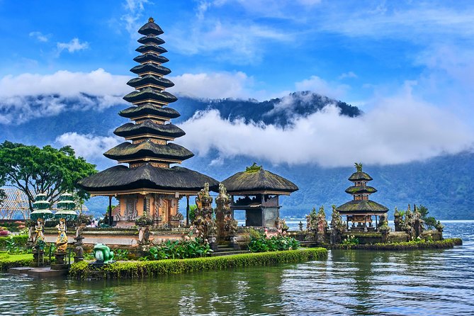 Private Full Day Tour: Best UNESCO Sites in Bali - Ulun Danu Bratan beside the lake