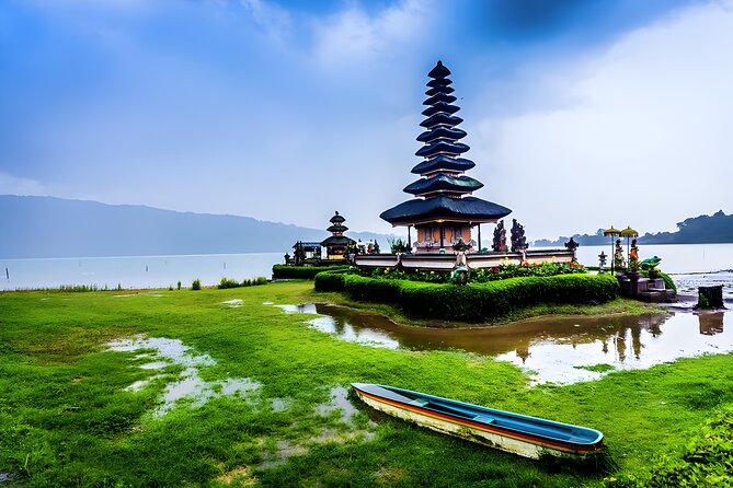 Private Full-Day Tour: Ulun Danu Beratan Temple, Jatiluwih and Tanah Lot Temple - Coffee, beekeeping, and optional farm visits