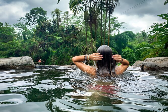 Private Full-Day Tour: Ulun Danu Beratan Temple, Jatiluwih and Tanah Lot Temple - Ulun Danu Beratan and the cool highlands