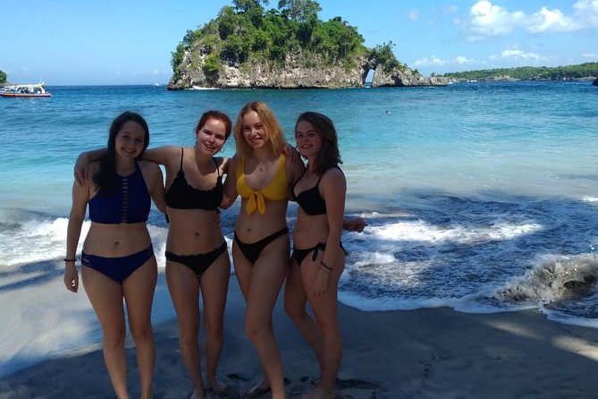 Private Instagramable West Nusa Penida Tour - Crystal Bay for shore time and snorkeling