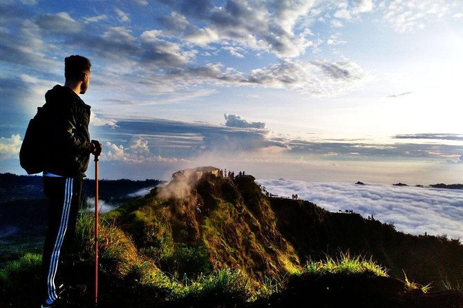 Private Mount Batur Sunrise Trekking - Geothermal eggs and the wait at the top