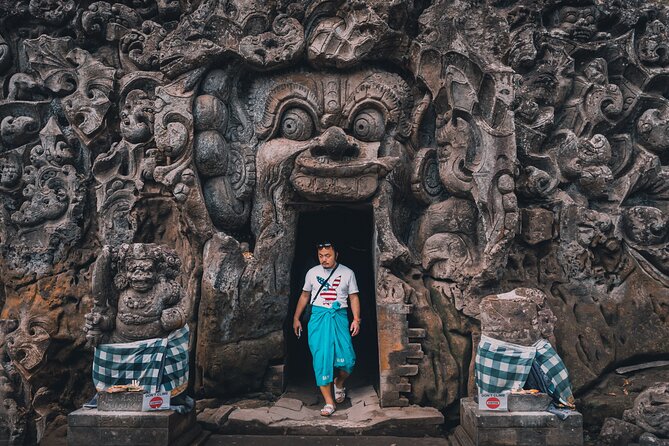 Private Tour : Bali Best Waterfalls, Temples and Monkey Forest - A flexible lunch stop in Ubud
