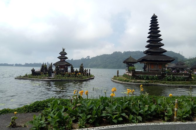 Private Tour: Leke-Leke Waterfall, Handara gate & Iconic Temples - Timing, weather, and practical comfort