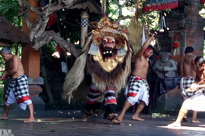 Private Tour : Mt. Batur View, Rice Terrace, Waterfall & More. - Barong and Kris: a useful cultural opening